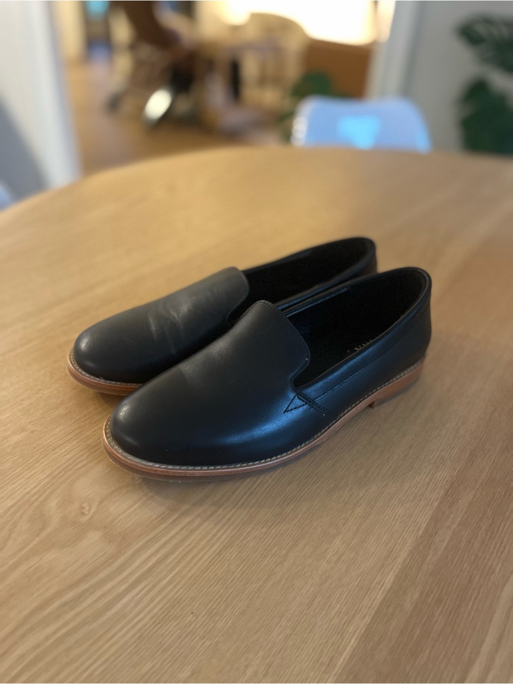 Patina Women's Black Rounded Leather Loafers Shoes Size US9